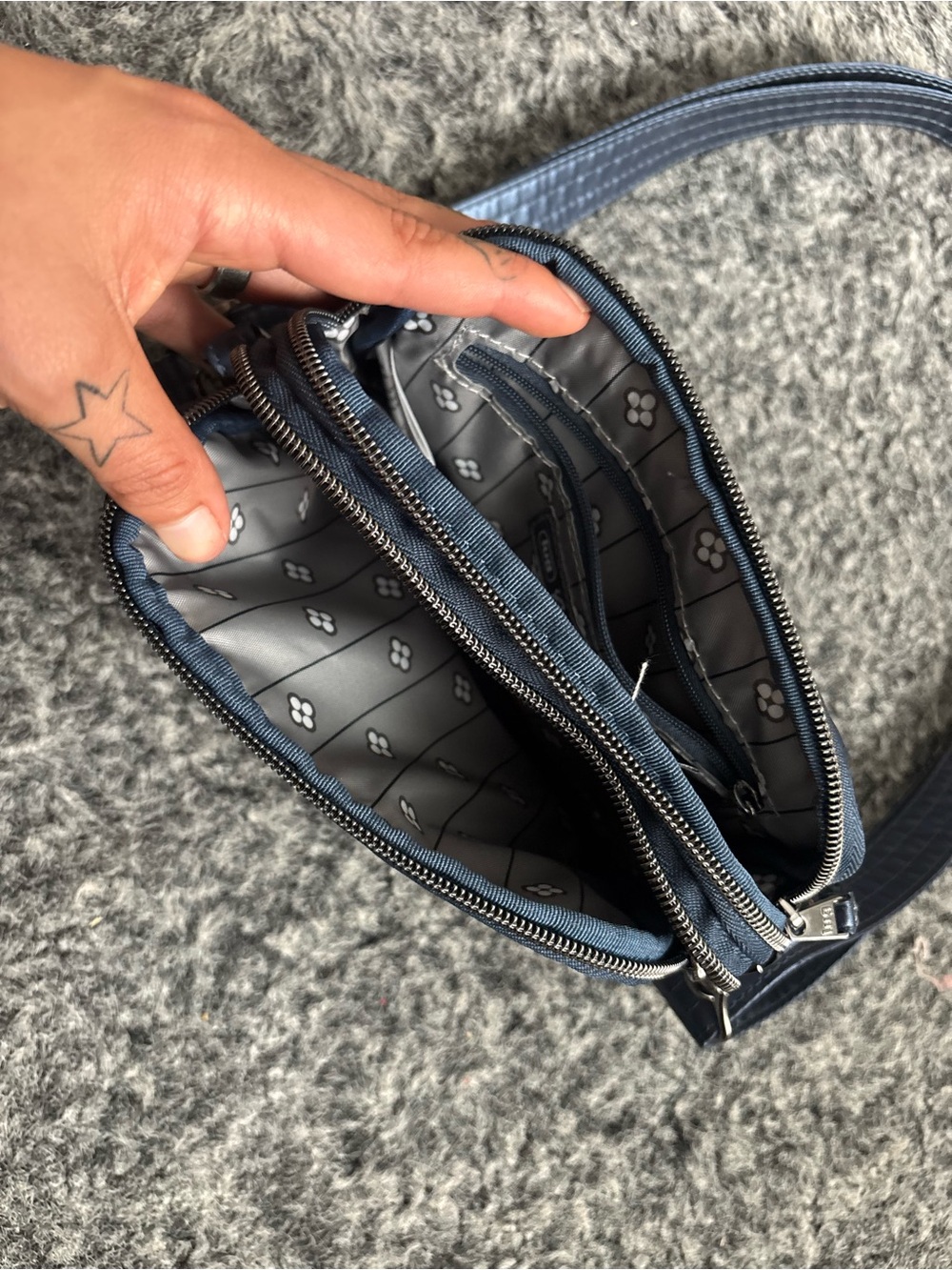 Lug Coupe convertible crossbody metallic blue bag - Picture 5 of 8